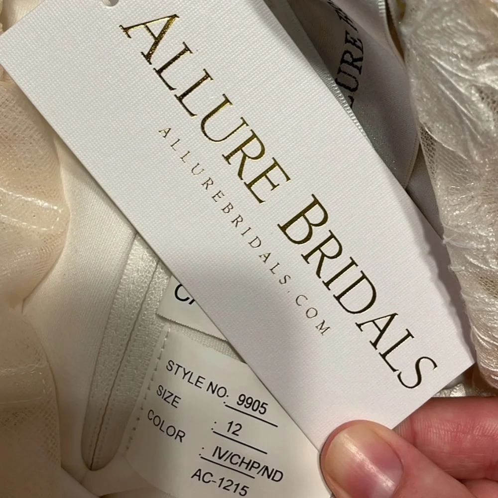 NWT Allure Bridal Wedding Dress - Picture 4 of 4